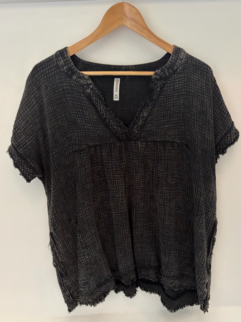Zenana Black Raw Edge washed gauze v-neck short sleeve Top distressed Tunic XL